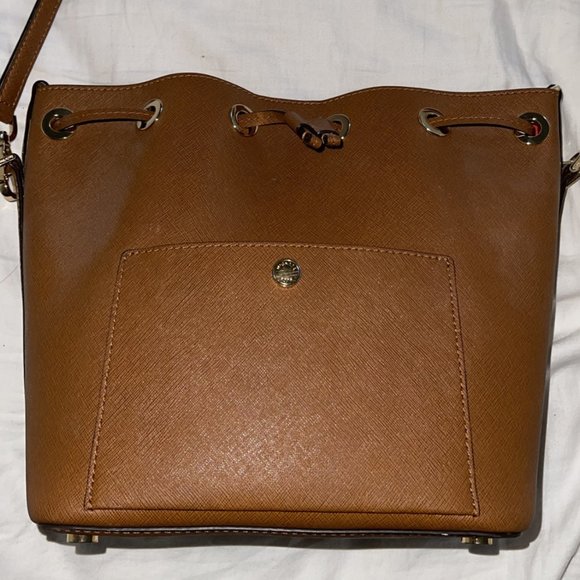 Michael Kors Handbags - Micheal Kors bucket crossbody bag